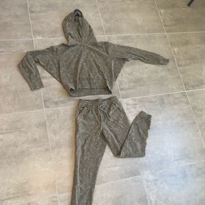 Athleta Farralon Set